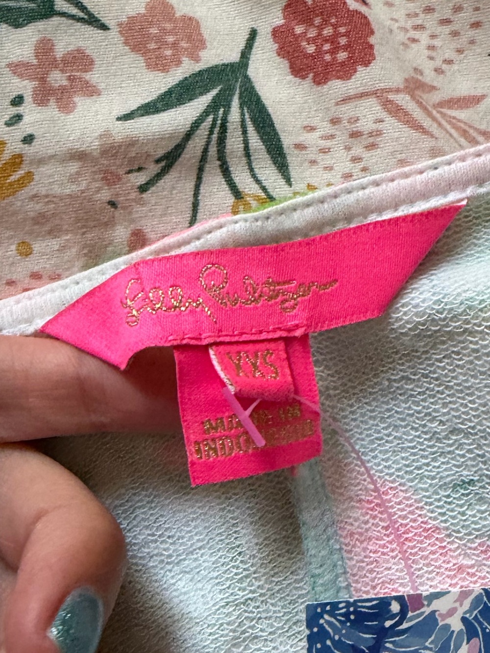 Sleeveless Tropical Print Shift Dress in Pink and Green - Picture 3 of 3
